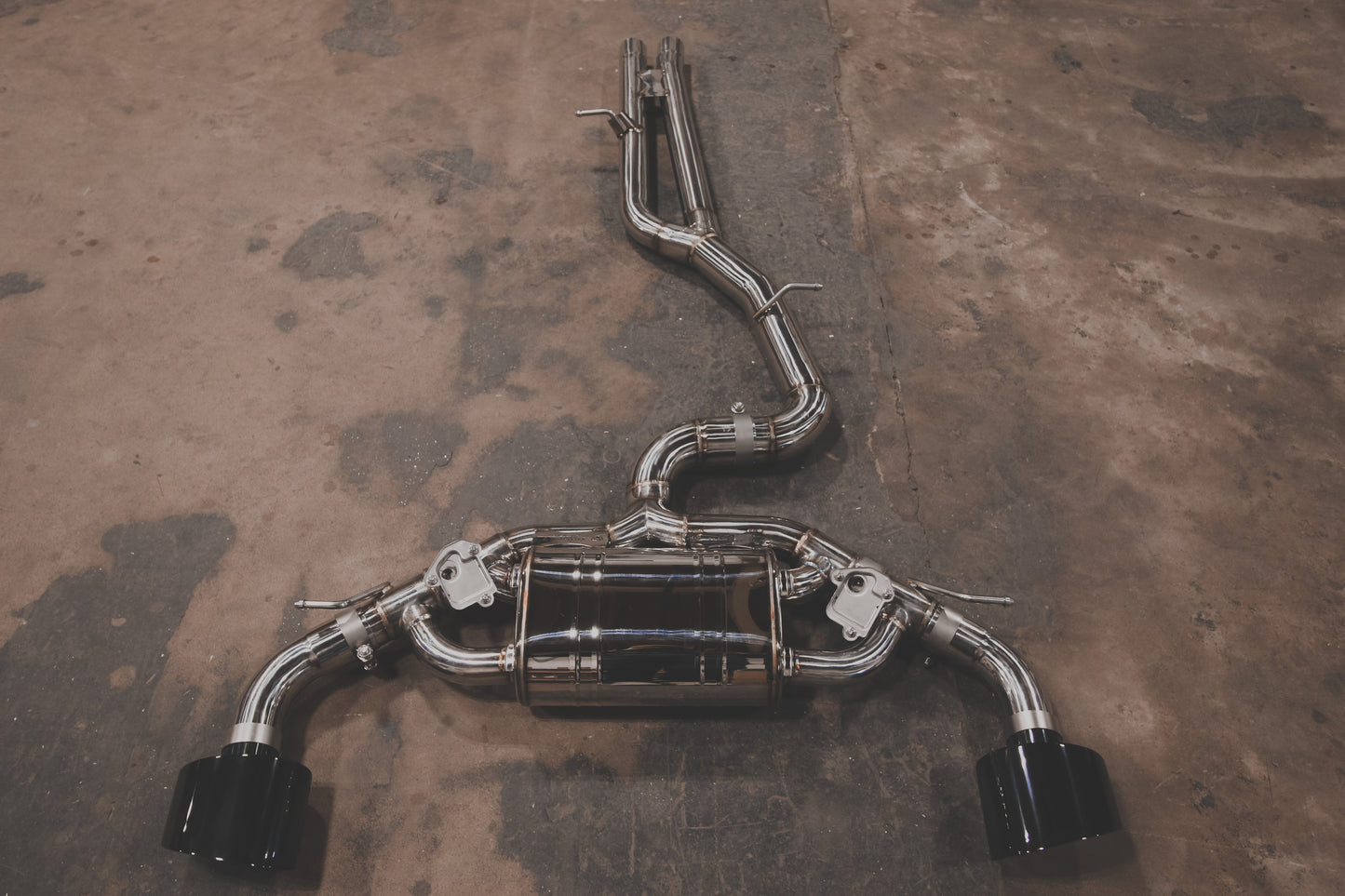 Sistema de escape deportivo con válvulas Audi TTRS MK3