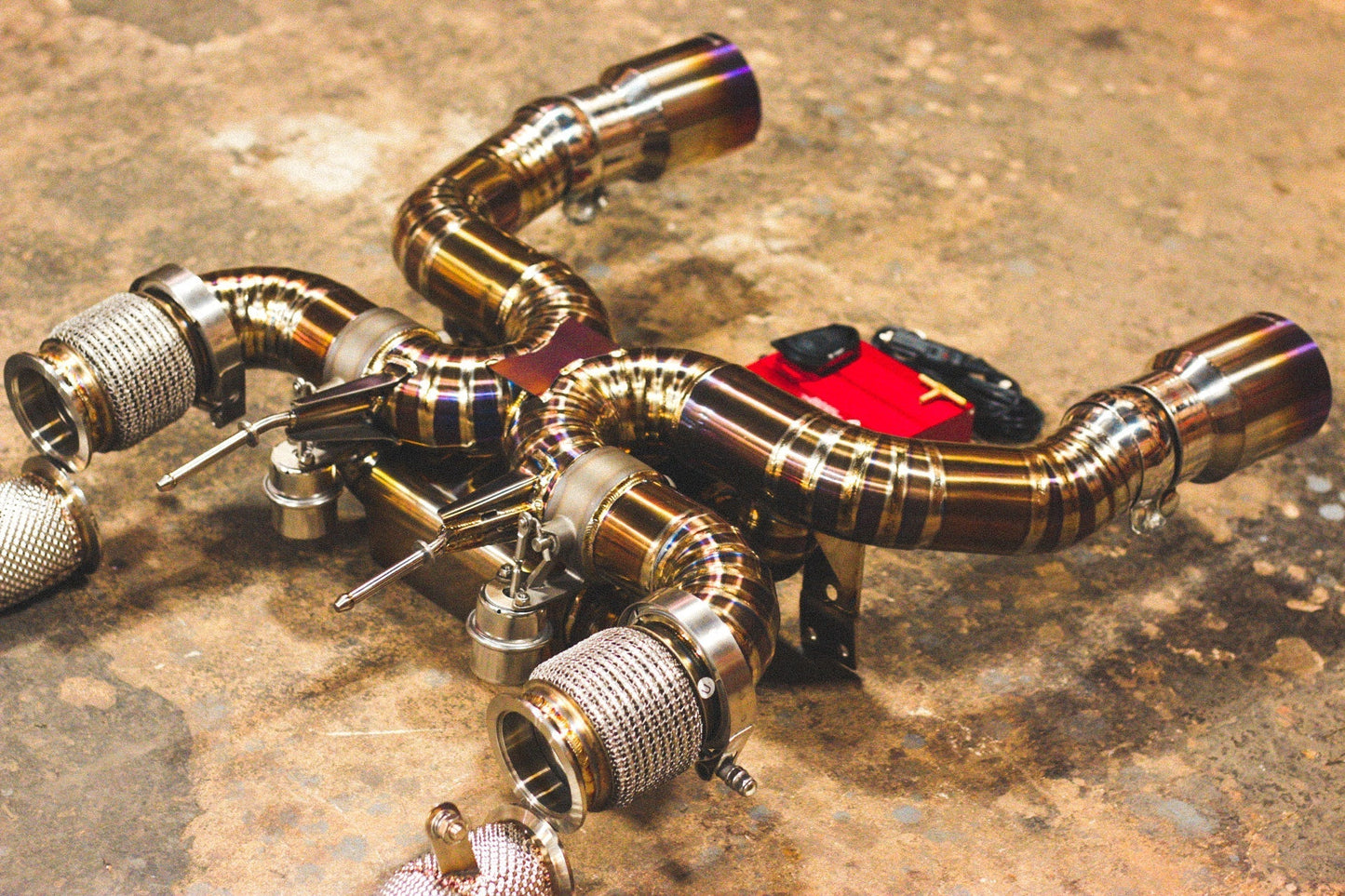 Sistema de escape deportivo valvulado del McLaren 720S